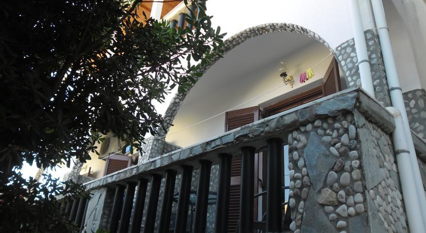 Villa Maria Chrani Luaran gambar