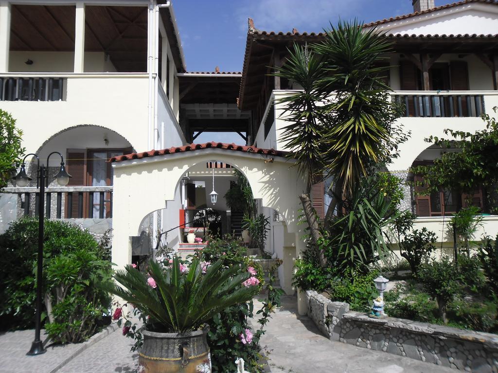 Villa Maria Chrani Luaran gambar