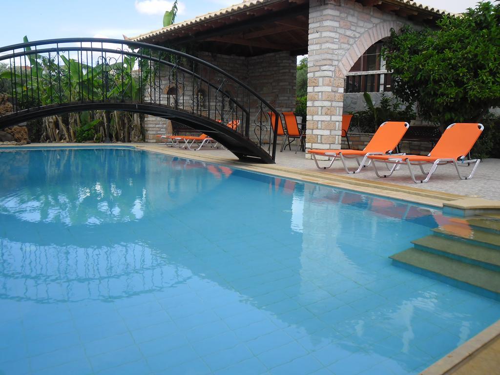 Villa Maria Chrani Luaran gambar