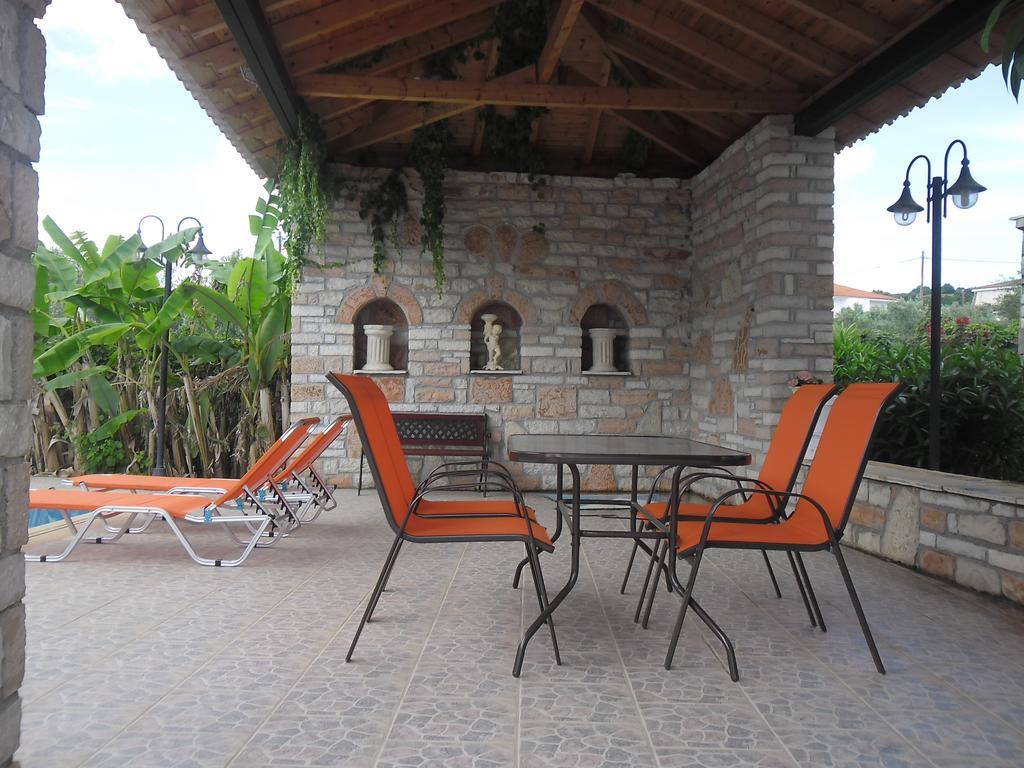 Villa Maria Chrani Luaran gambar
