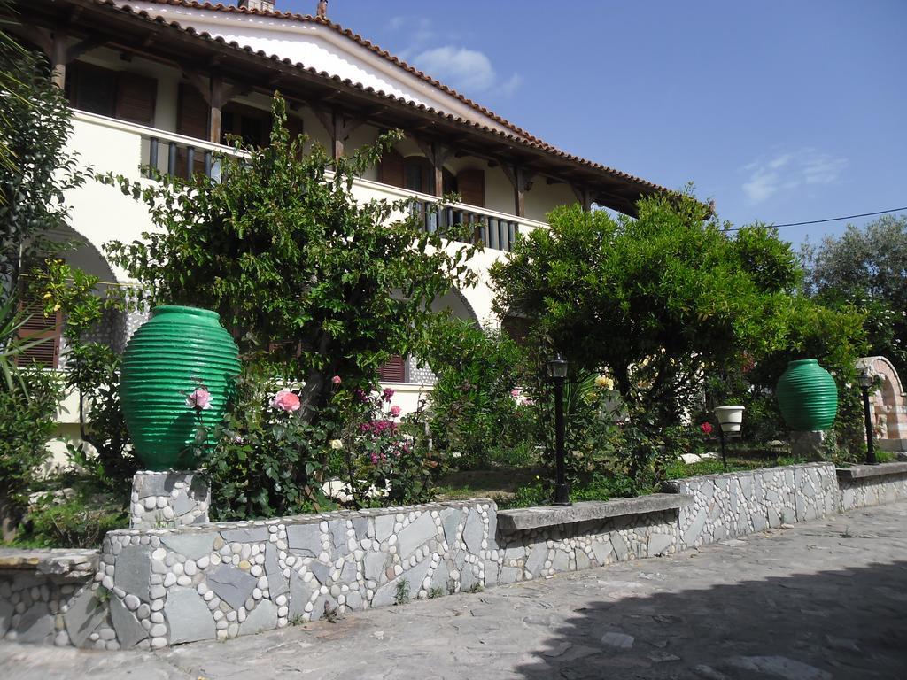 Villa Maria Chrani Luaran gambar