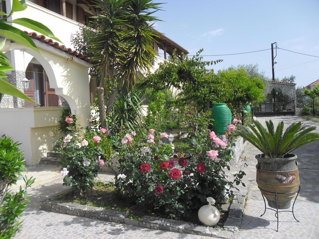 Villa Maria Chrani Luaran gambar