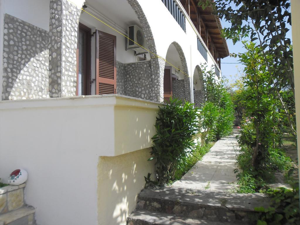 Villa Maria Chrani Luaran gambar